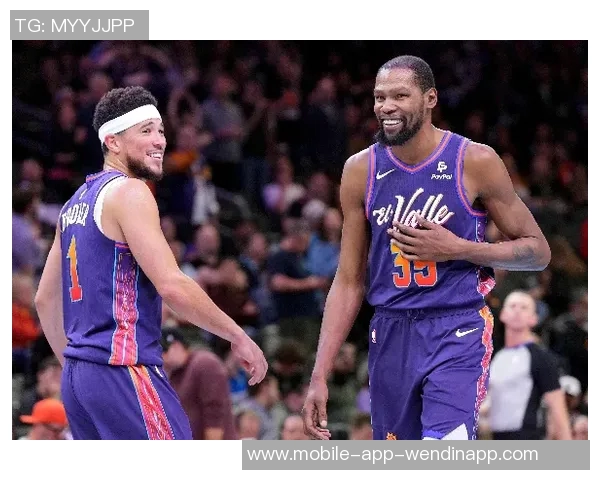 布克末节发力砍下25分助球队逆转胜利展现超强个人能力 布克末节发力砍下25分助球队逆转胜利展现超强个人能力